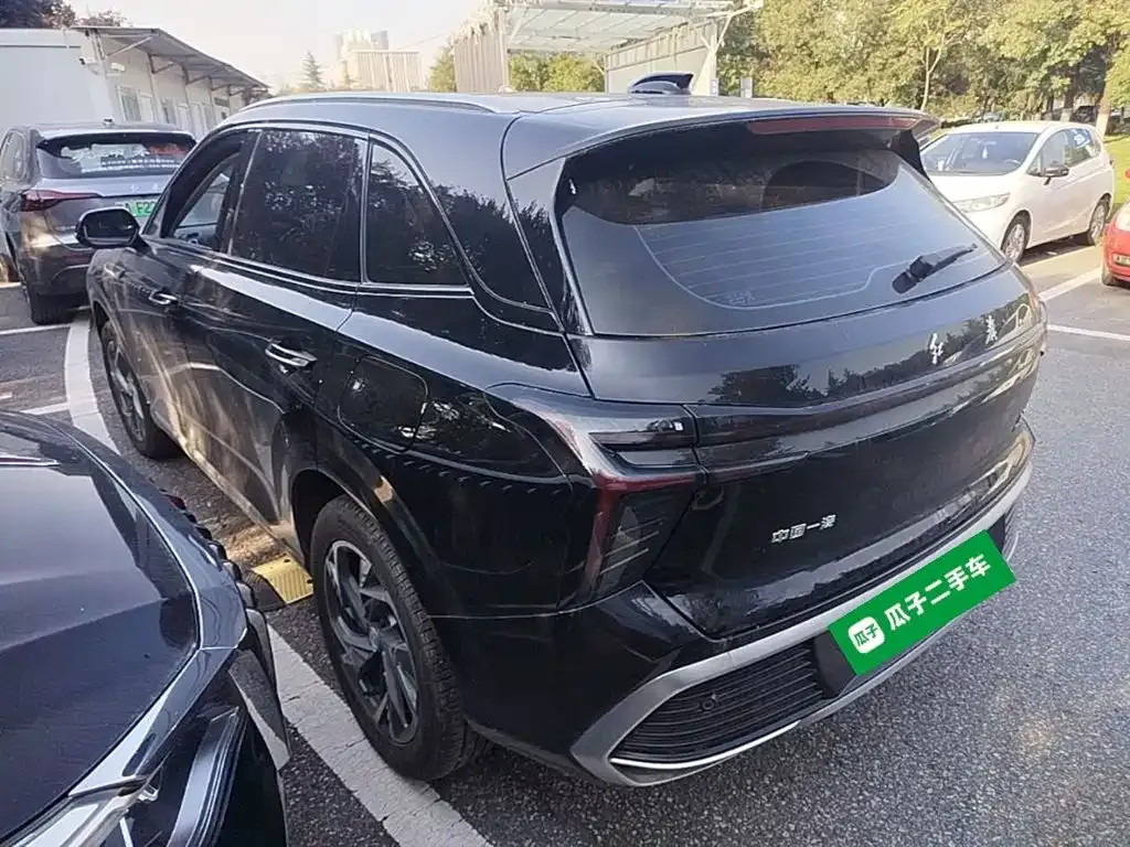 Hongqi HS3 PHEV — фото 7