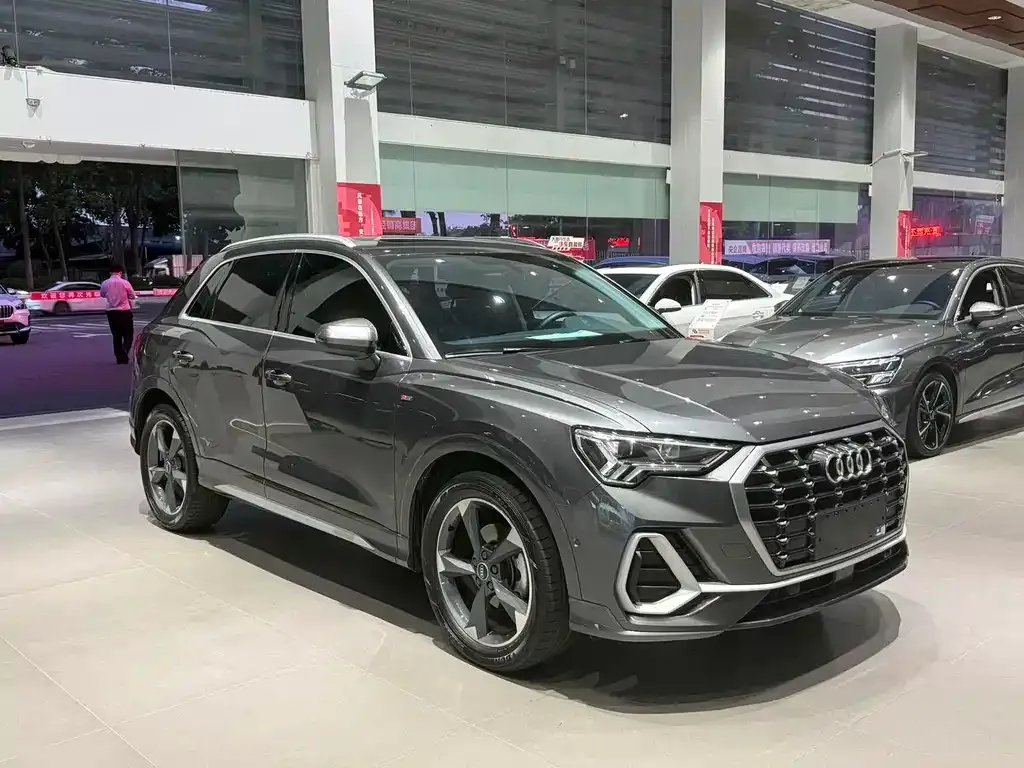 Audi Q3 — фото 10