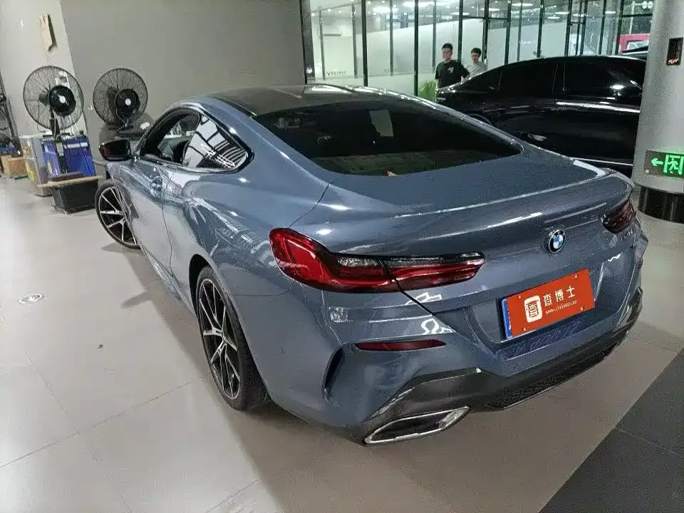 BMW 8 Series — фото 2