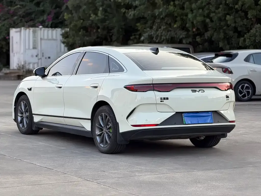 BYD Qin L — фото 7