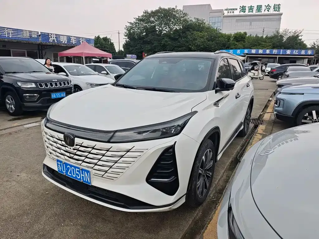 Changan CS75 — фото 1