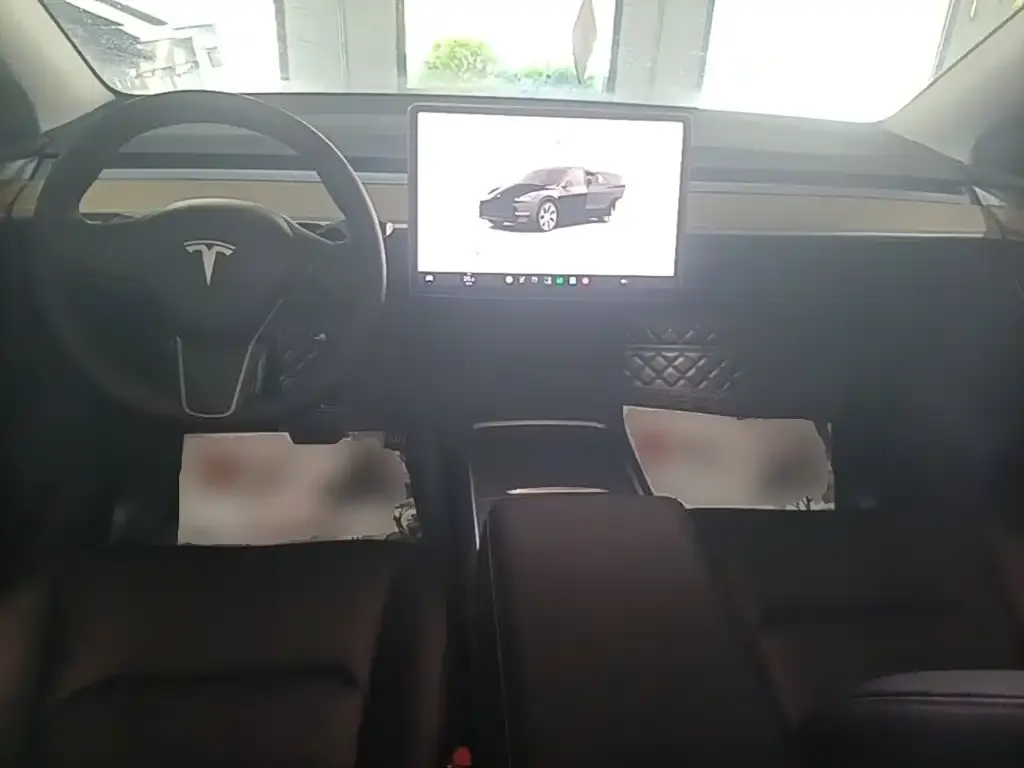 Tesla Model Y — фото 2