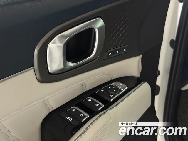 Kia Sorento — фото 7