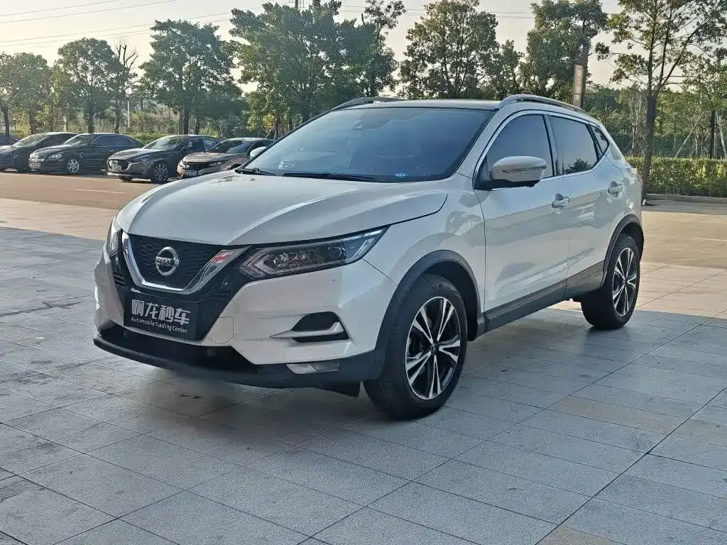 Nissan Qashqai — фото 1
