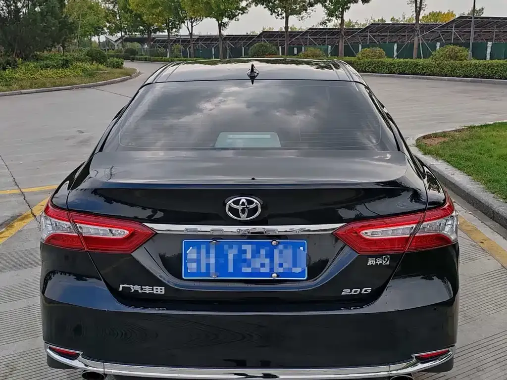 Toyota Camry — фото 3