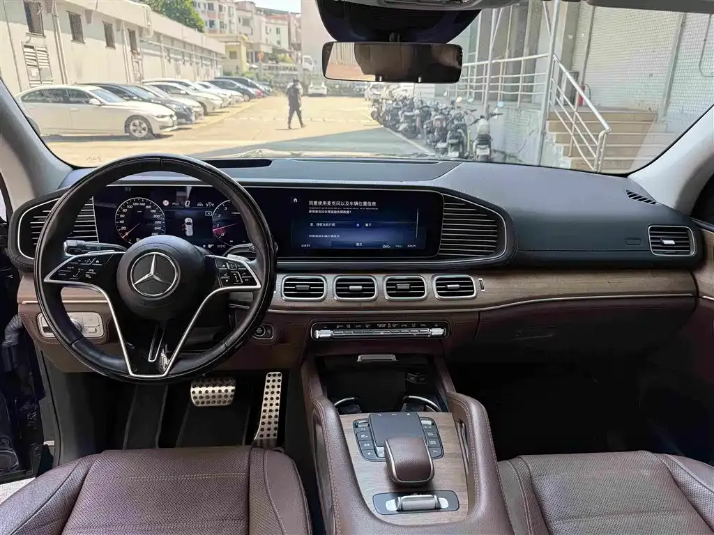 Mercedes-Benz GLS — фото 4
