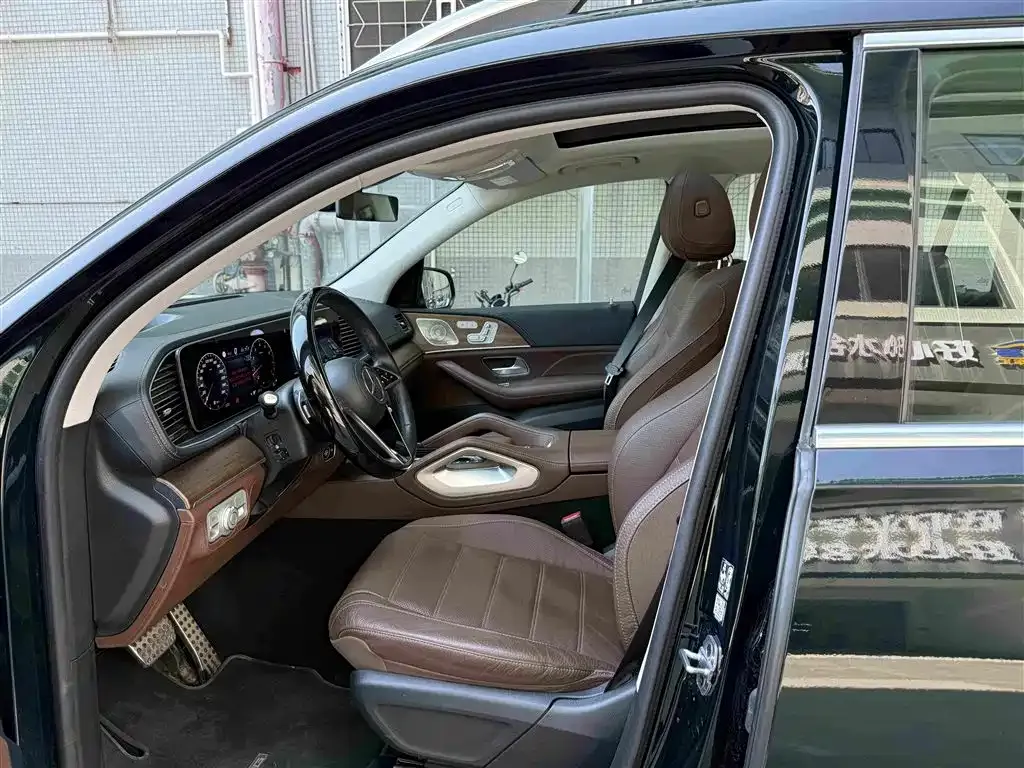 Mercedes-Benz GLS — фото 10