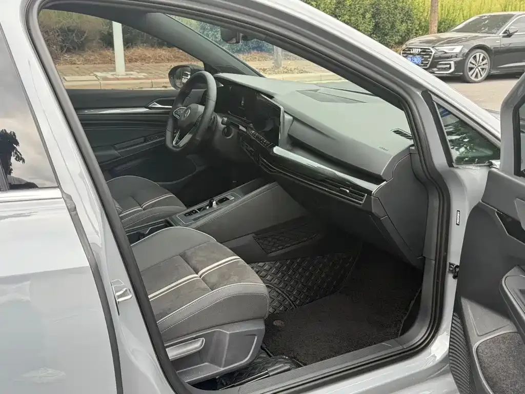 Volkswagen Golf — фото 6