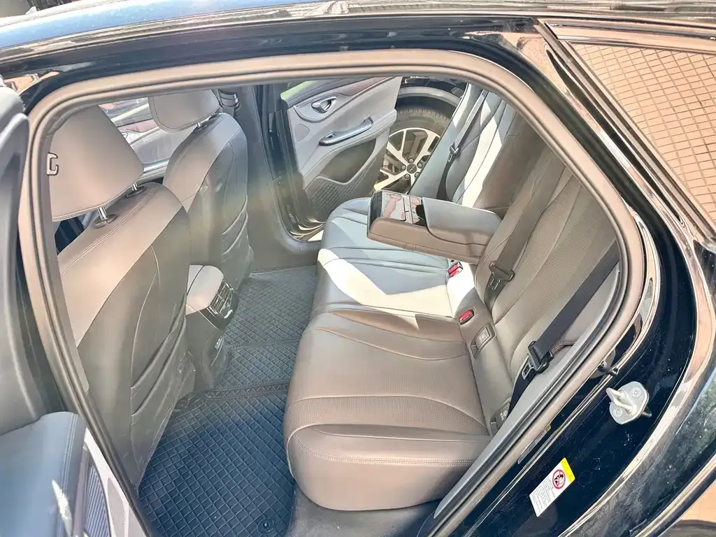 BYD Seal — фото 9