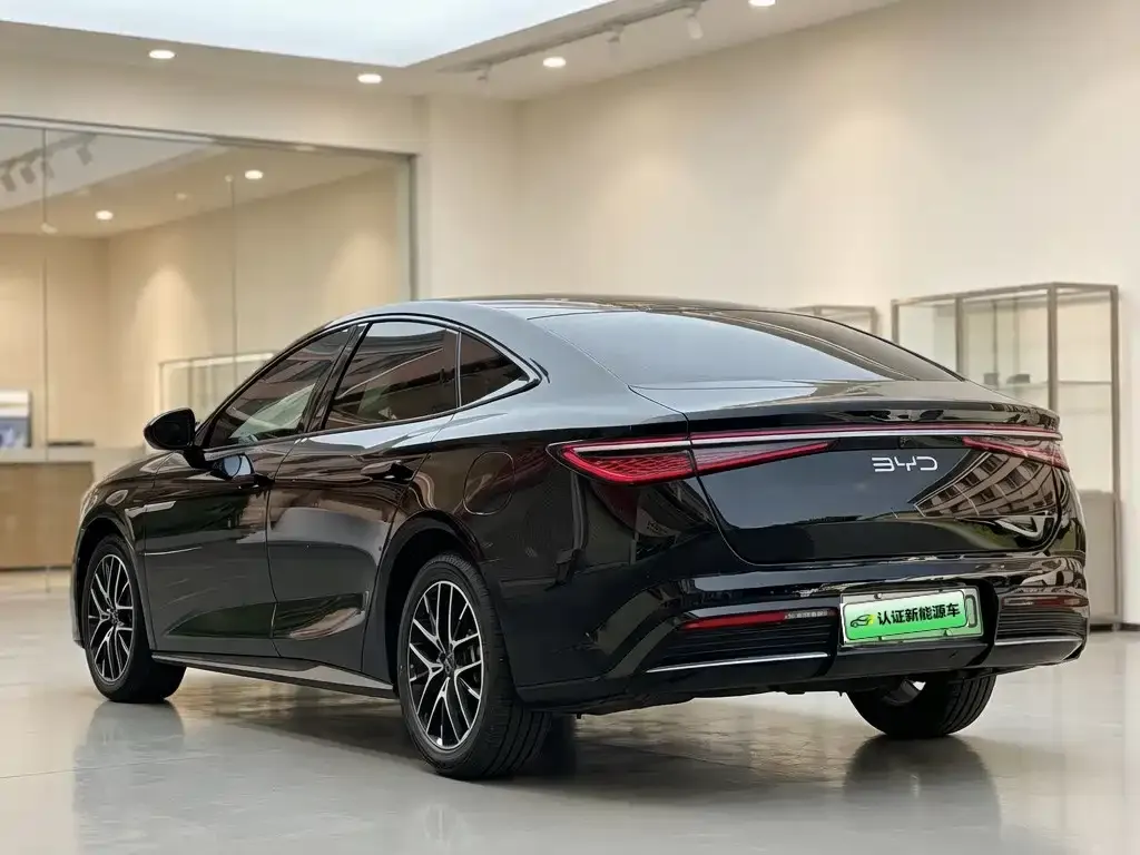 BYD Seal — фото 3