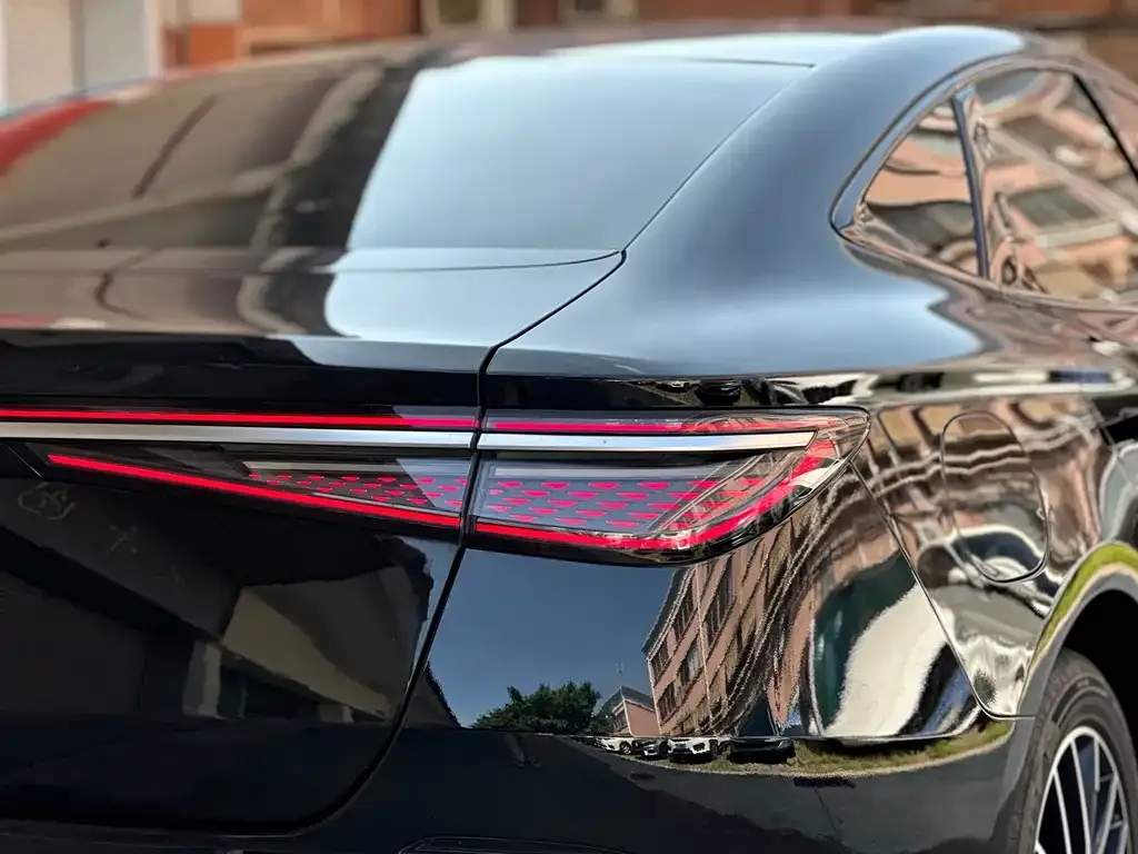 BYD Seal — фото 10