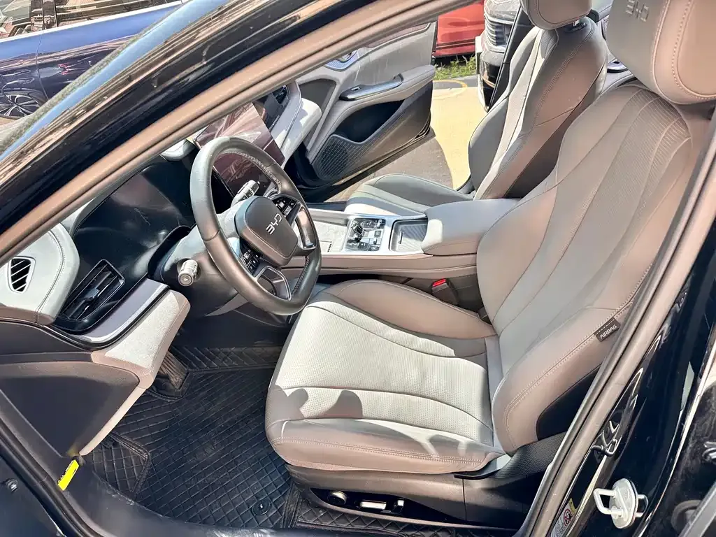 BYD Seal — фото 8