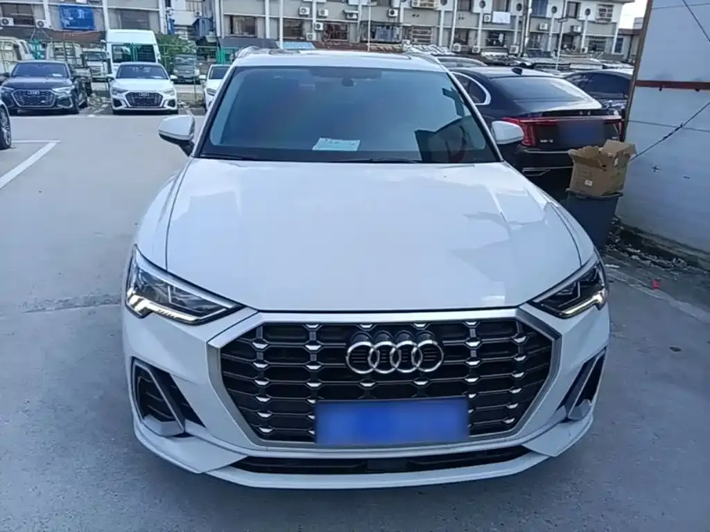 Audi Q3 — фото 10