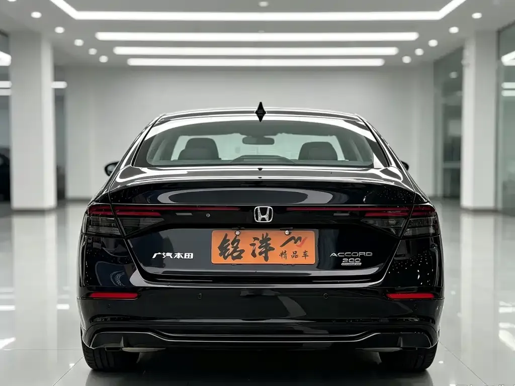 Honda Accord — фото 10