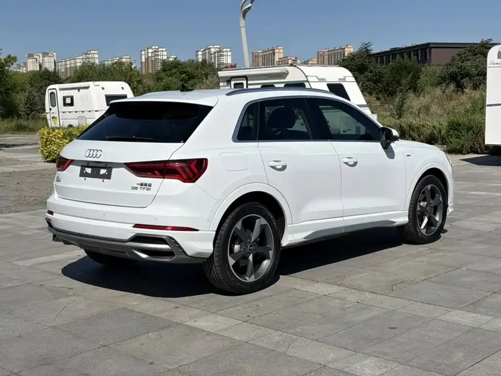 Audi Q3 — фото 7