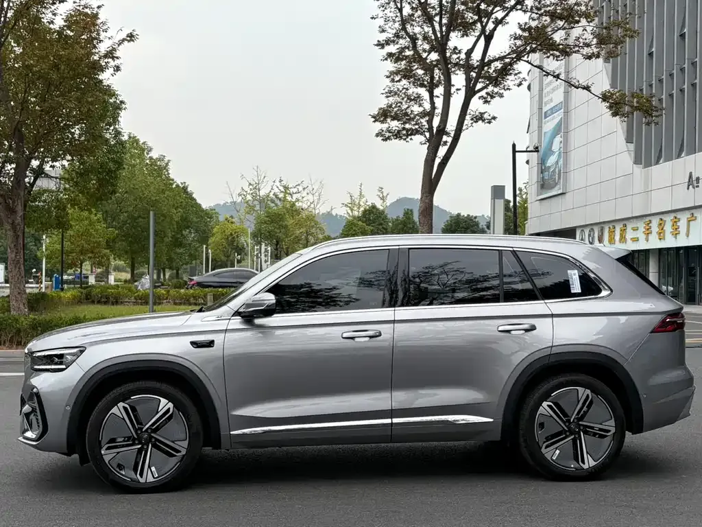 Geely Xingyue L — фото 10