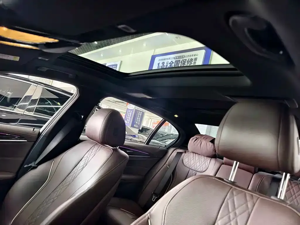 BMW 5 Series New Energy — фото 9