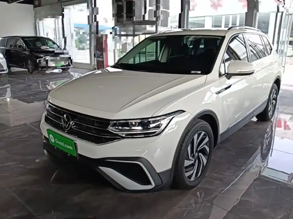 Volkswagen Tiguan L — фото 6