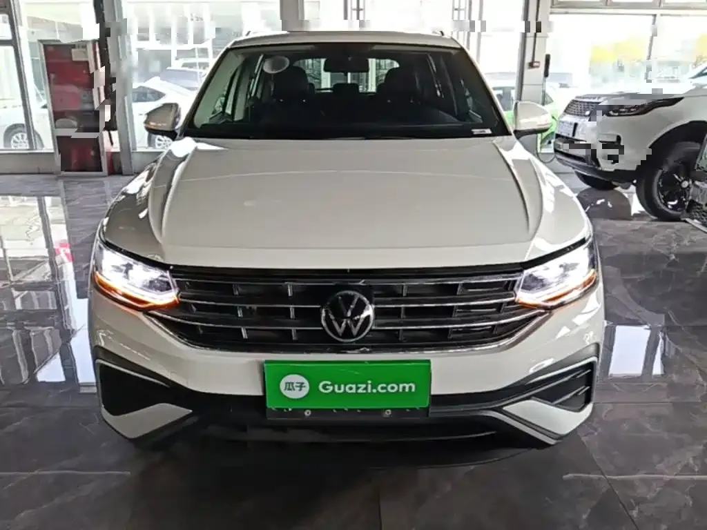 Volkswagen Tiguan L — фото 9