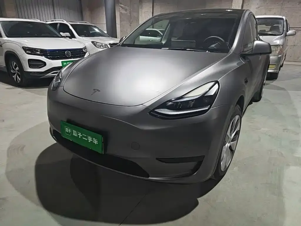 Tesla Model Y — фото 1