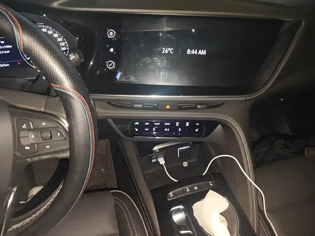 Buick Envision Plus — фото 8