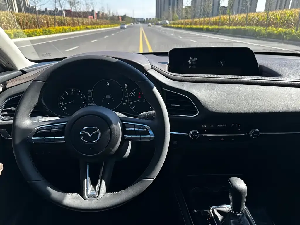 Mazda CX-30 — фото 4