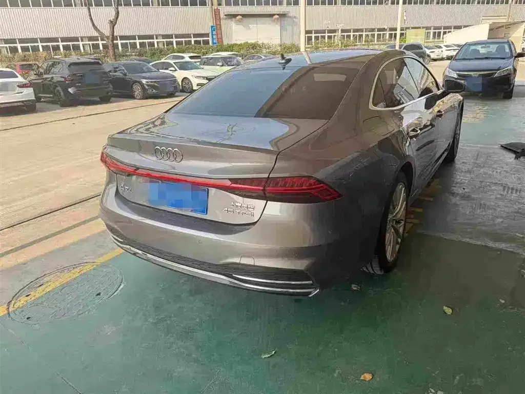 Audi A7L — фото 2