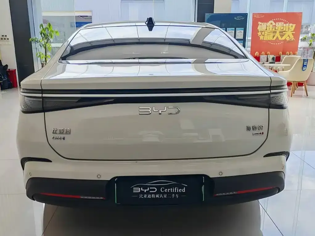 BYD Seal 07 DM-i — фото 8