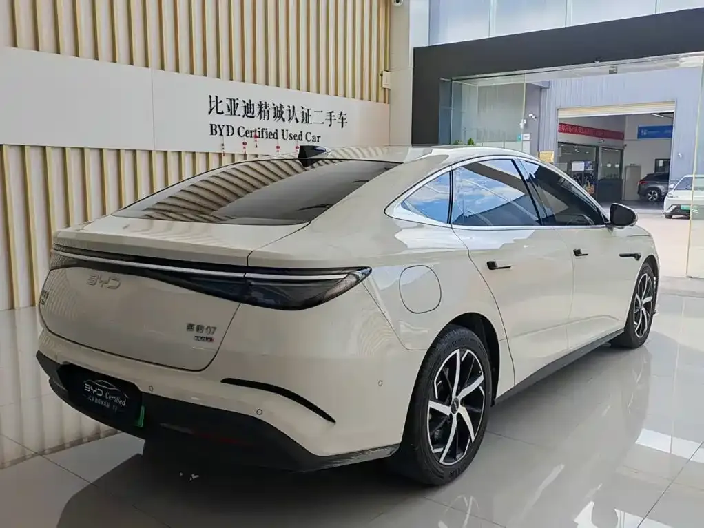 BYD Seal 07 DM-i — фото 9