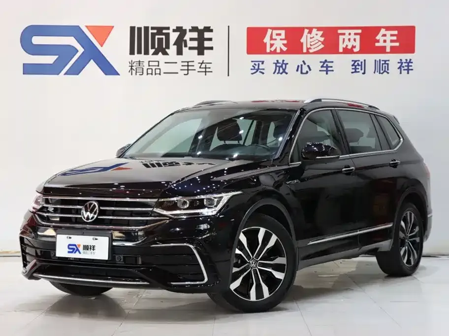 Volkswagen Tiguan L — фото 1