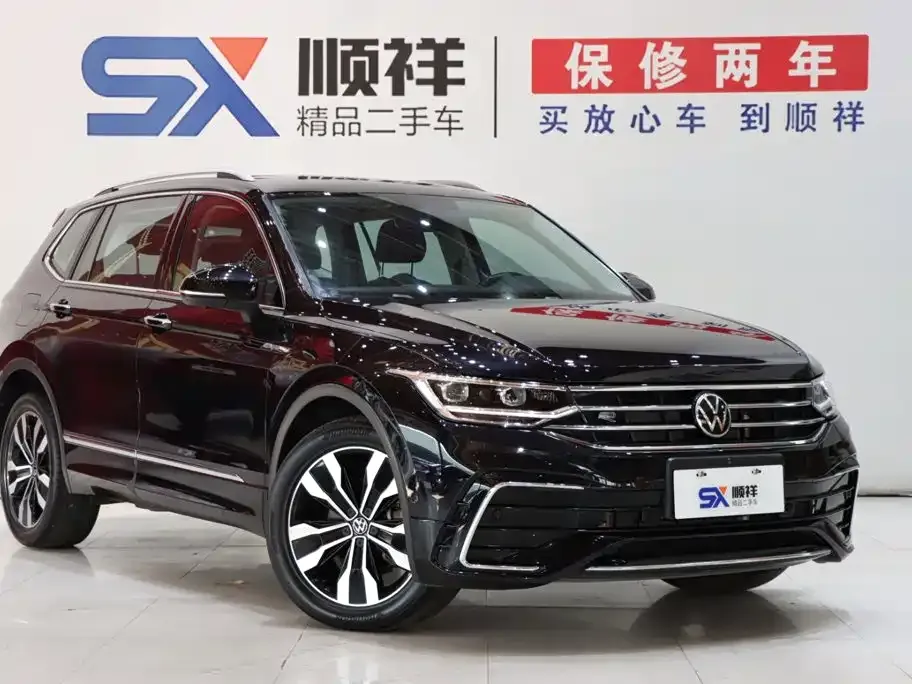 Volkswagen Tiguan L — фото 10