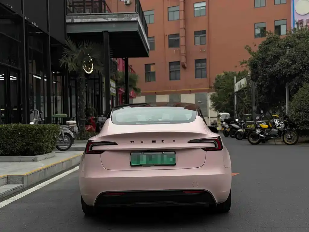 Tesla Model 3 — фото 3