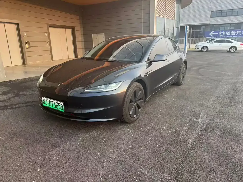 Tesla Model 3 — фото 5