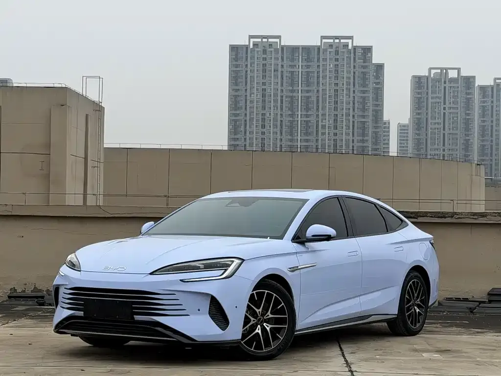 BYD Seal — фото 1