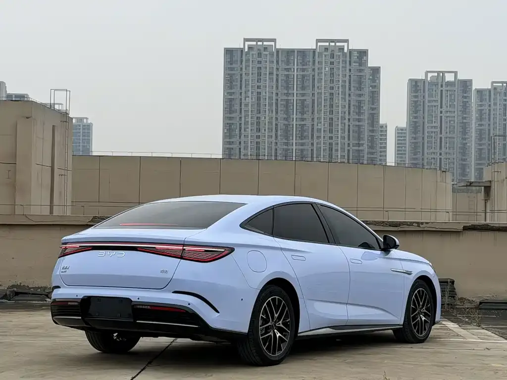 BYD Seal — фото 3