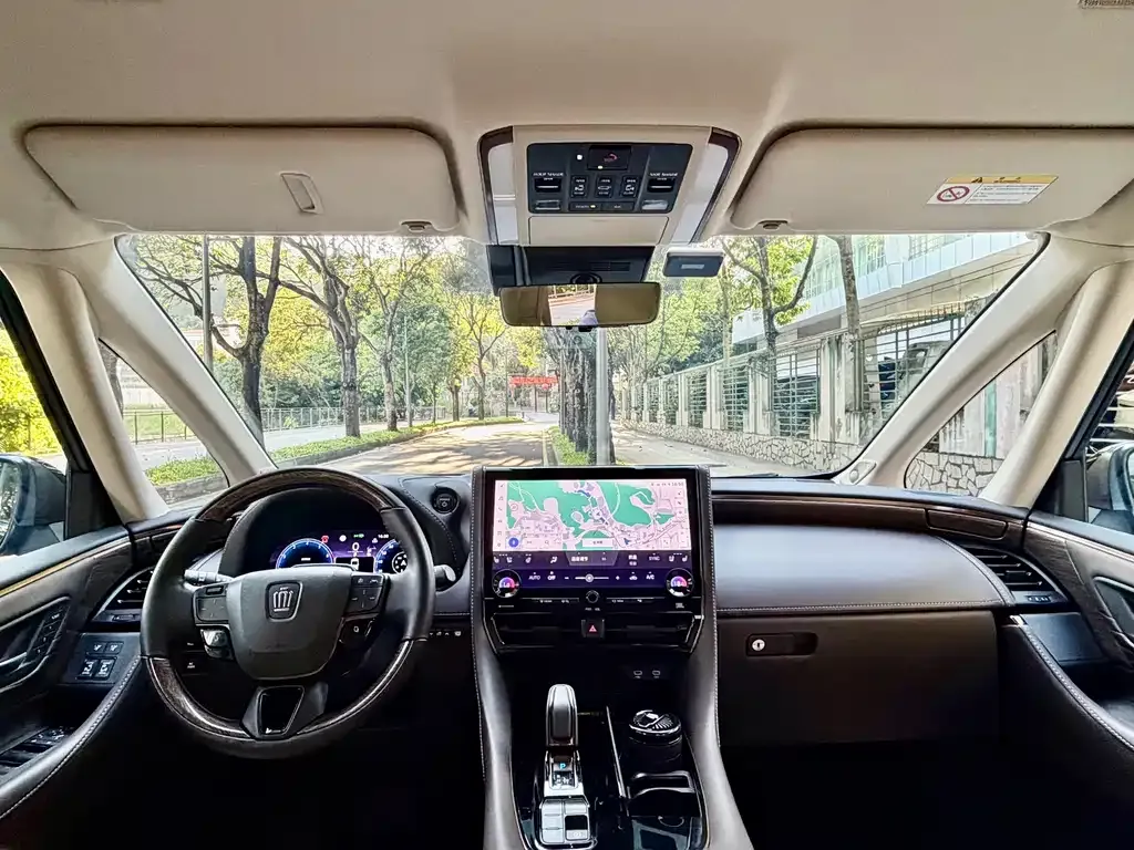 Toyota Vellfire — фото 3