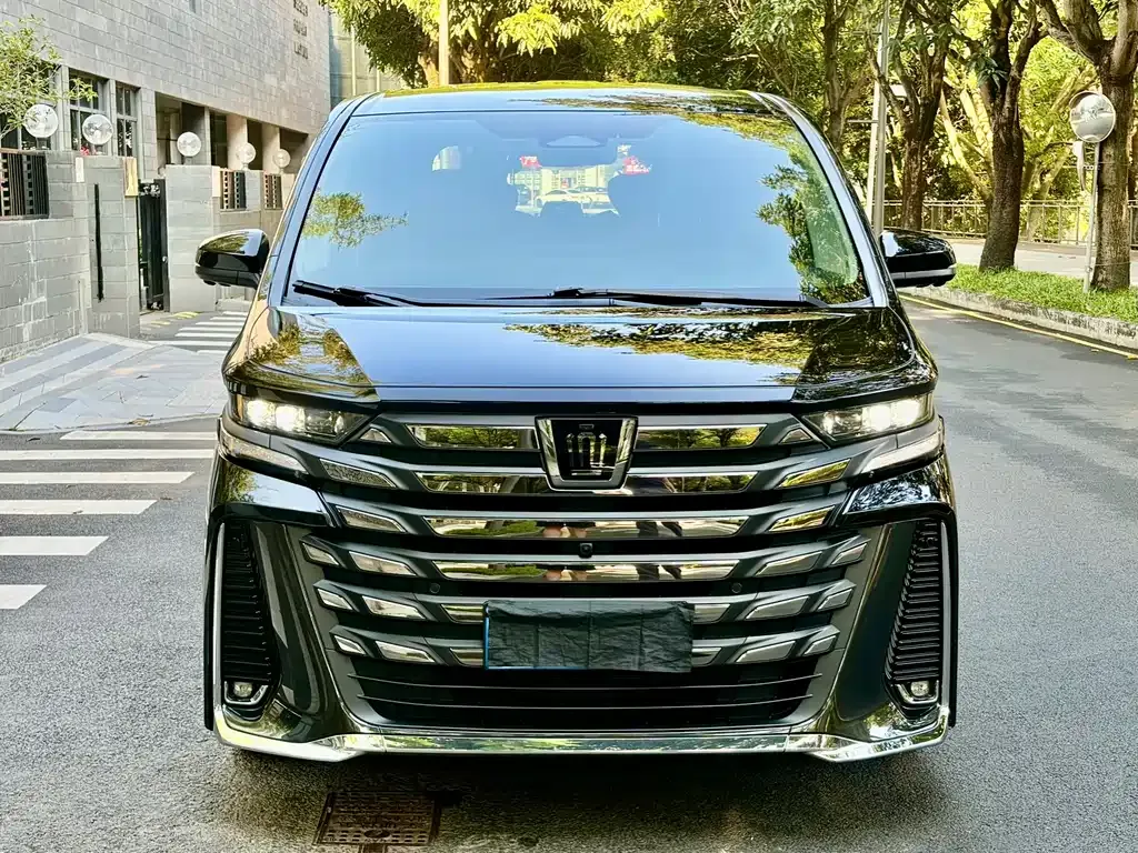 Toyota Vellfire — фото 9
