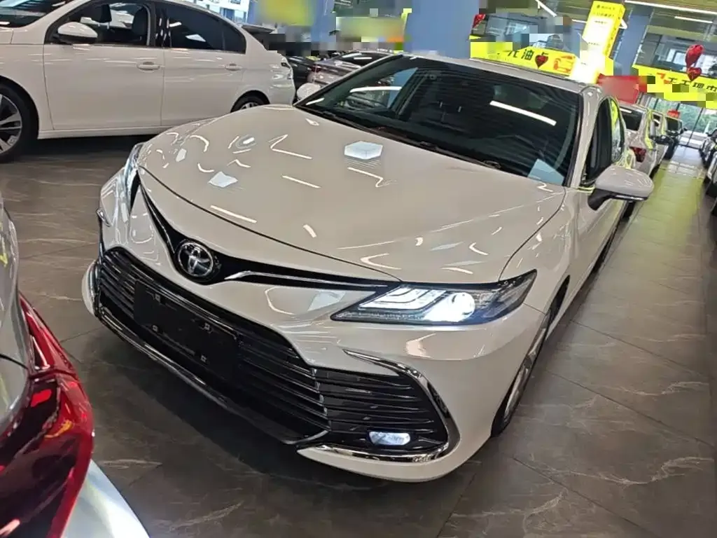 Toyota Camry — фото 8