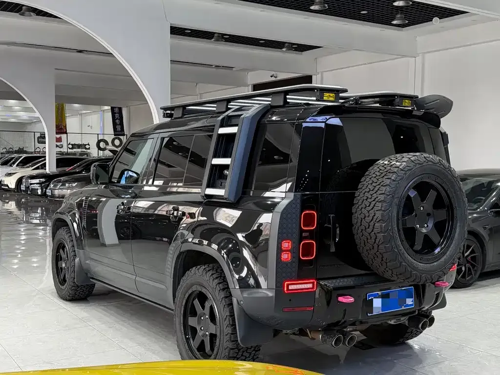 Land Rover Defender — фото 6