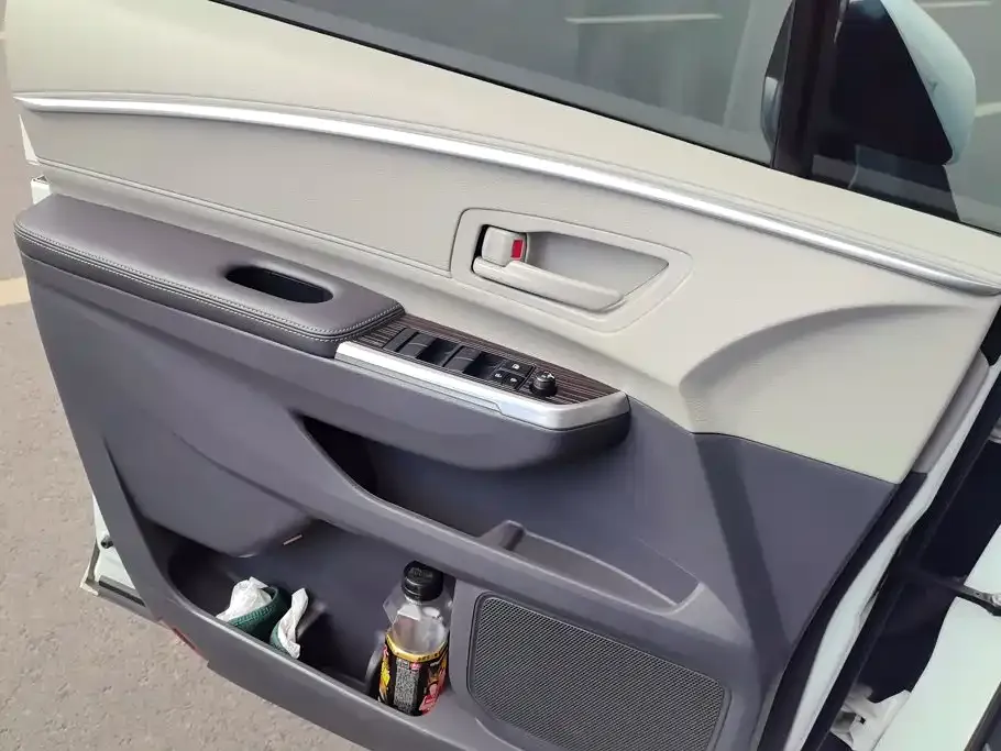 Toyota Granvia — фото 9