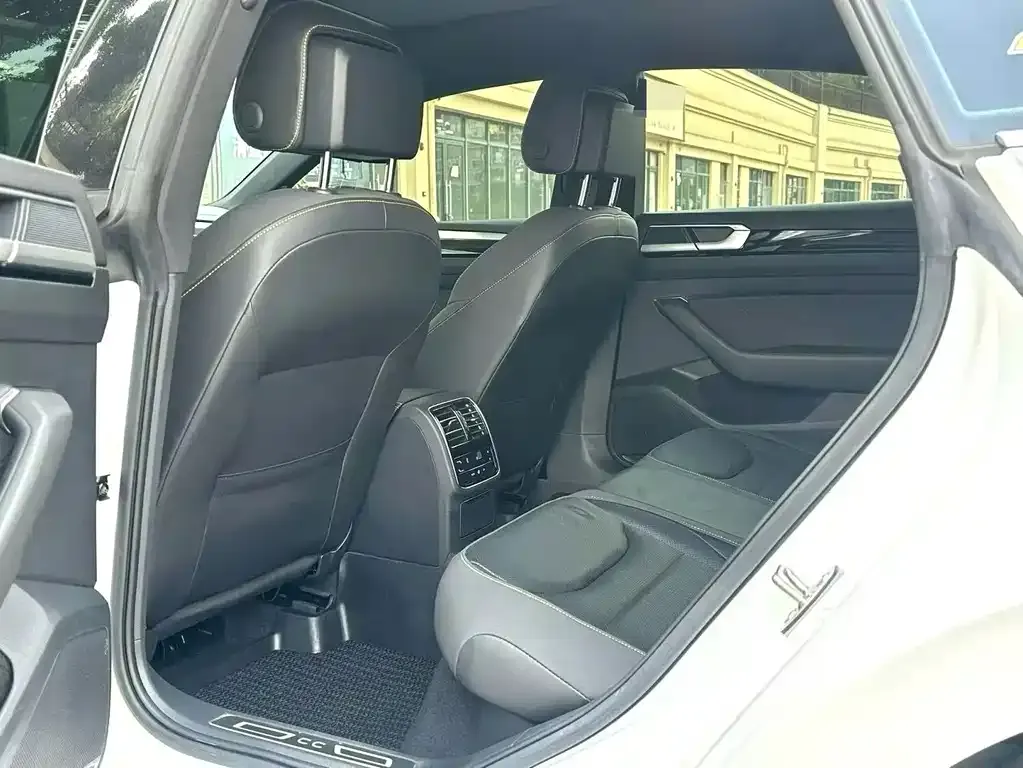Volkswagen CC — фото 2