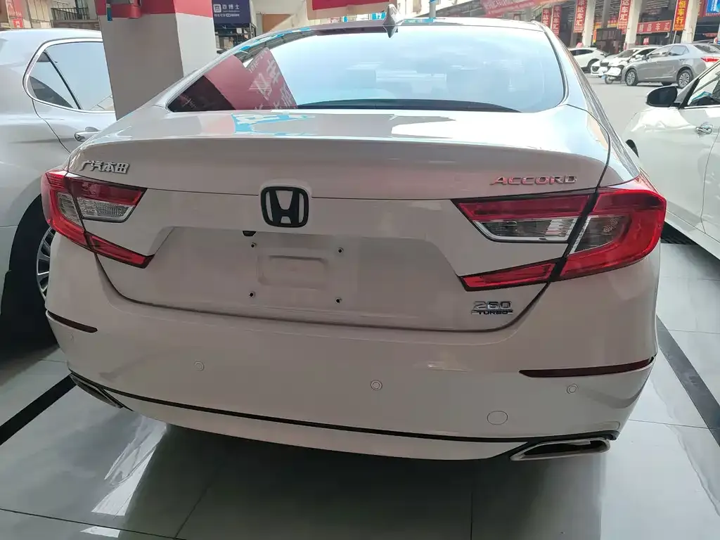 Honda Accord — фото 5