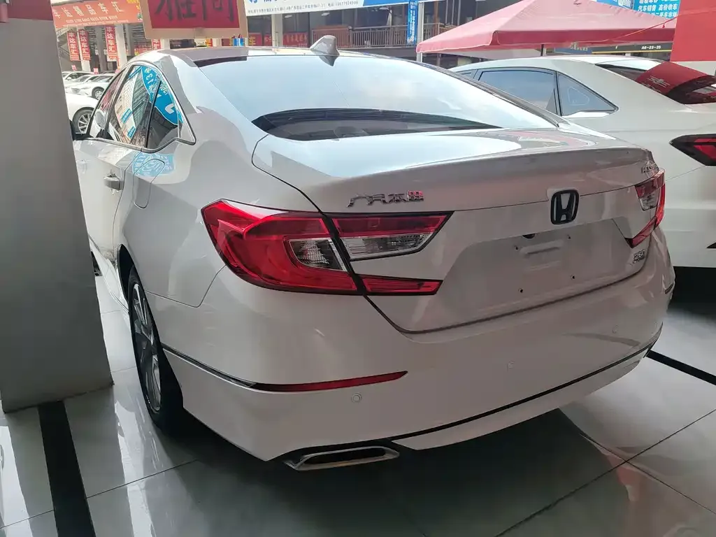 Honda Accord — фото 4