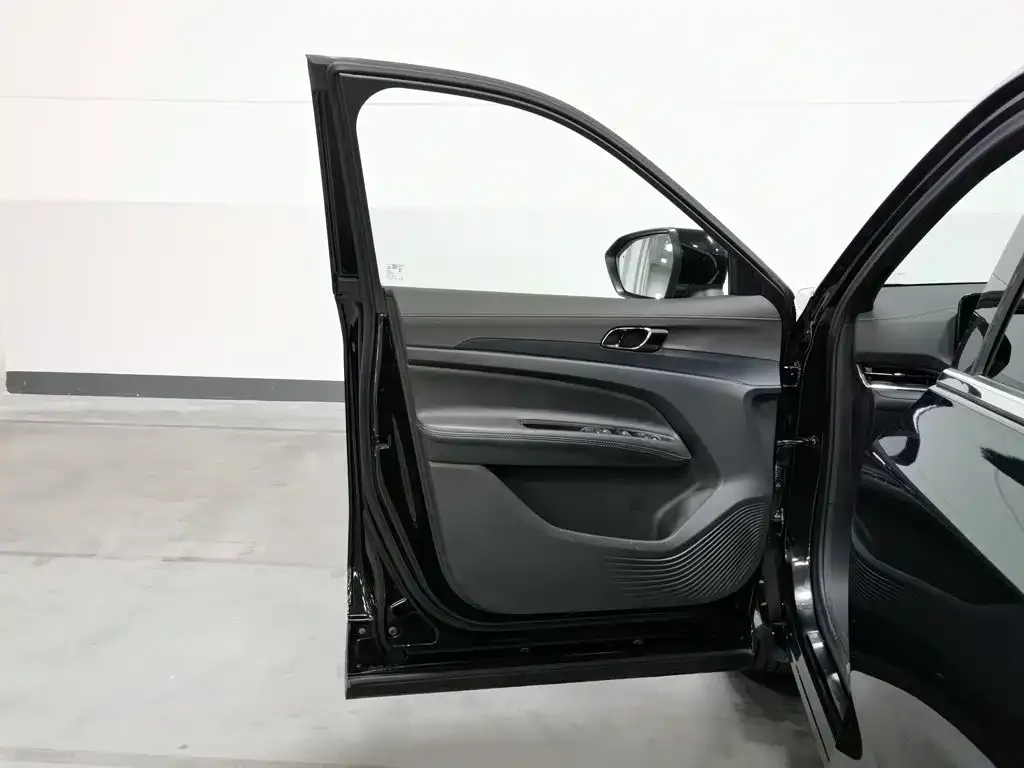 Ford Equator Sport — фото 10