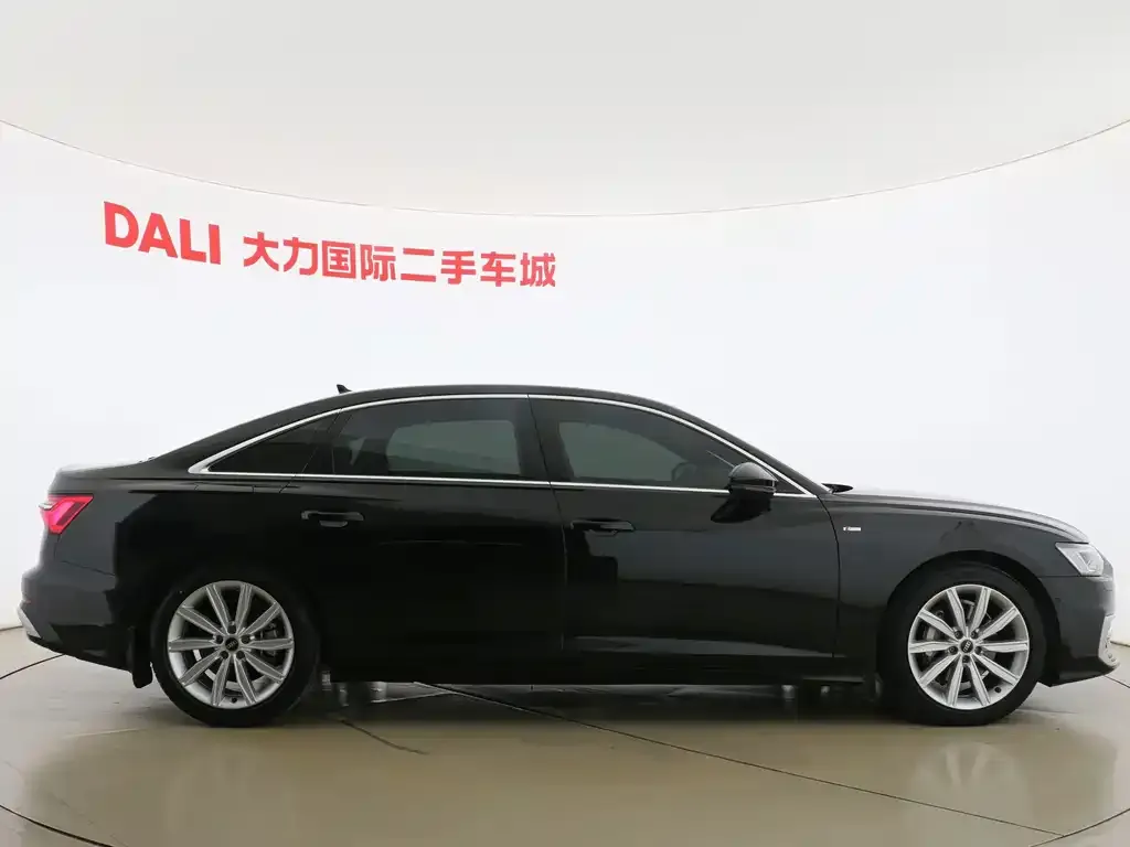 Audi A6L — фото 2