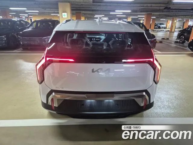 Kia EV3 — фото 7