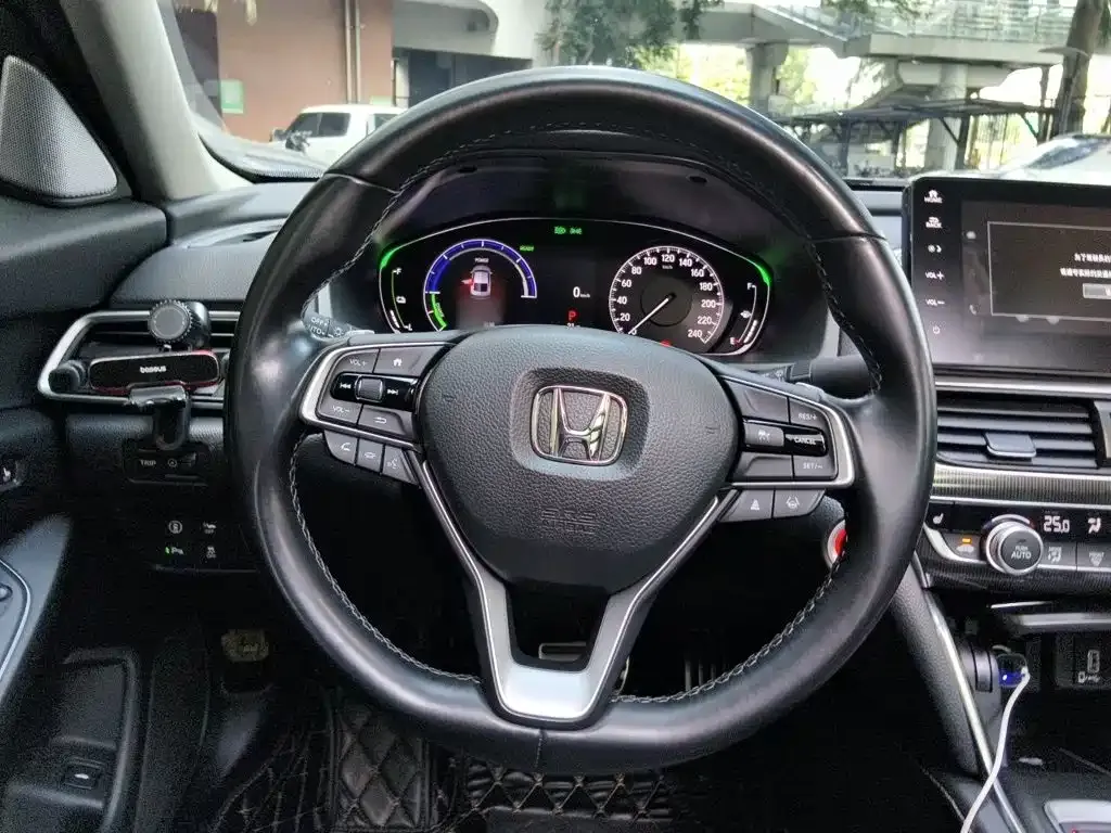 Honda Accord — фото 10