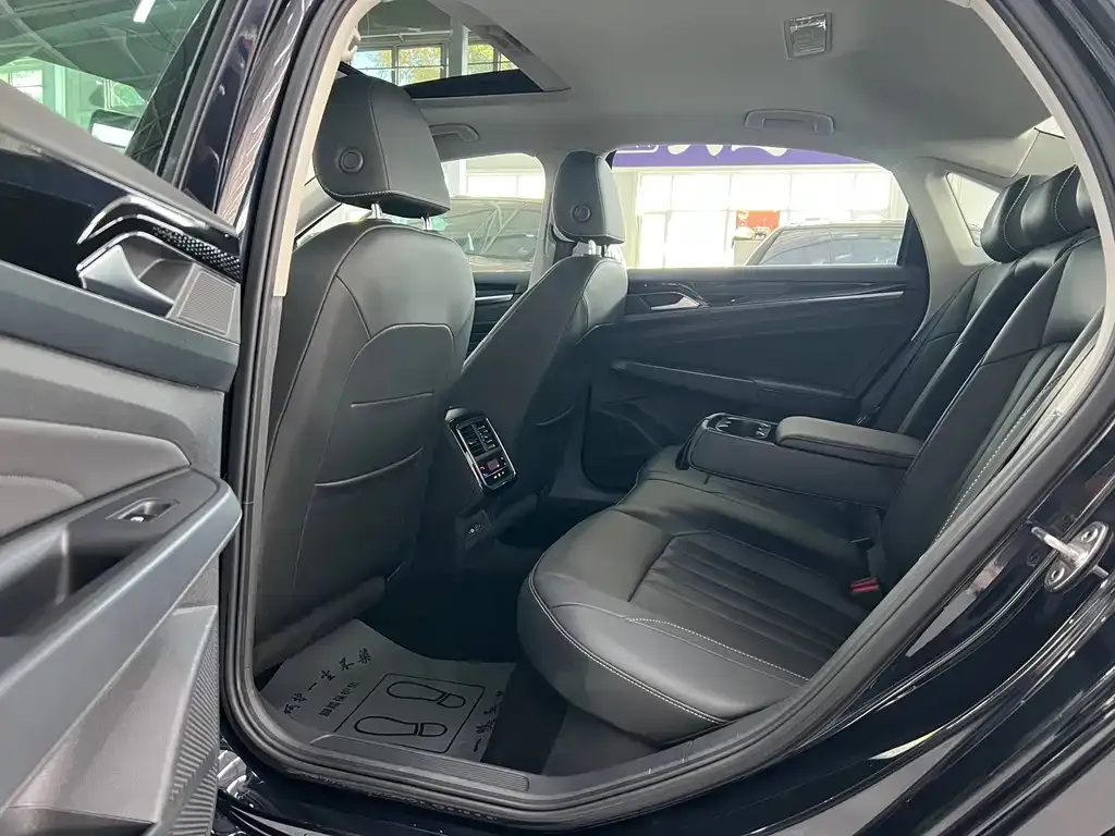Volkswagen Passat — фото 5