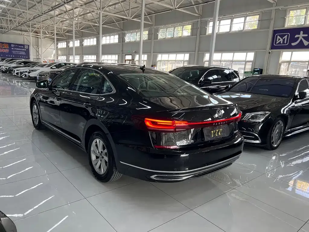 Volkswagen Passat — фото 4
