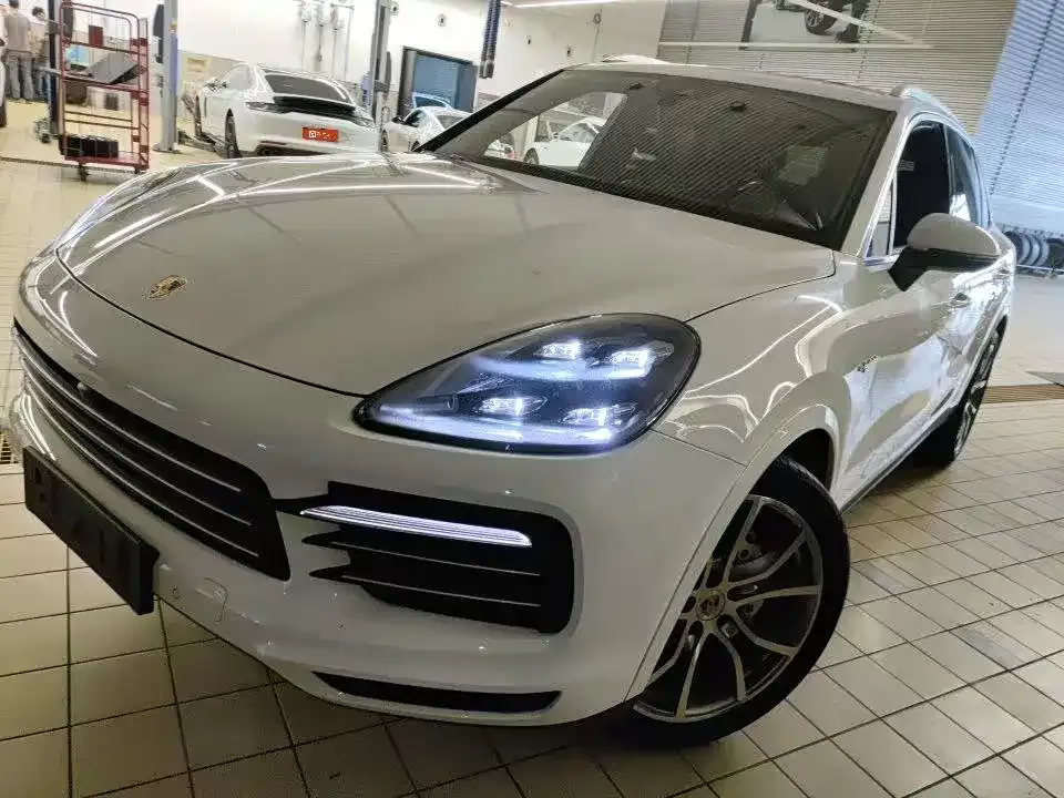 Porsche Cayenne Hybrid — фото 1